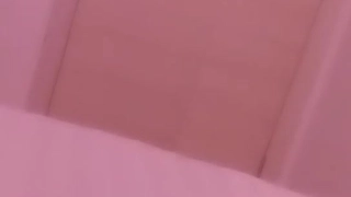 美女酒店私会异地网友刚进房就被男的扑倒在床上各种姿势狂操