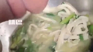 女友玩游戏，我玩女友的骚批