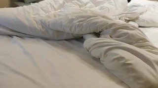 拉丁裔少女在大学楼梯上的激情邂逅