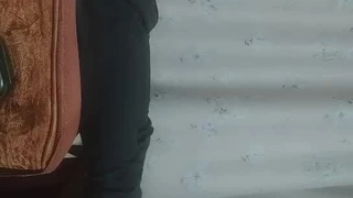 下午到良家人妻家中相聚，饥渴等不及洗澡开操