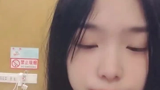 【网络热门事件】性感漂亮售楼小姐带客户看房子为了冲业绩答应当场满足他一次!注意听对话!