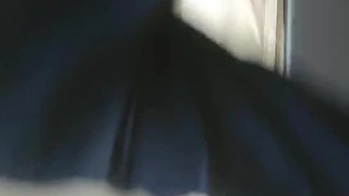 中年夫妻看着电视在客厅沙发大战一番骚妻