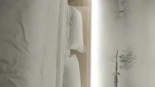EboArt-女技师 ：勾引人家的好奇心，说一半不说了。男：舔鸡巴可以不加膜吗