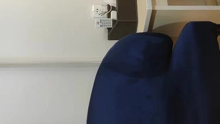 18岁的金发女郎与她的第一次三人行,包括大胸部和群交