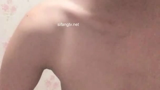 换妻极品探花密码房找外围，过来直接开操，大肥臀狂吸大屌，每一下深插到底